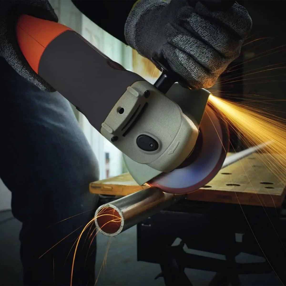 Black+Decker ugaona brusilica BEG010 710W 115 mm — slika 4